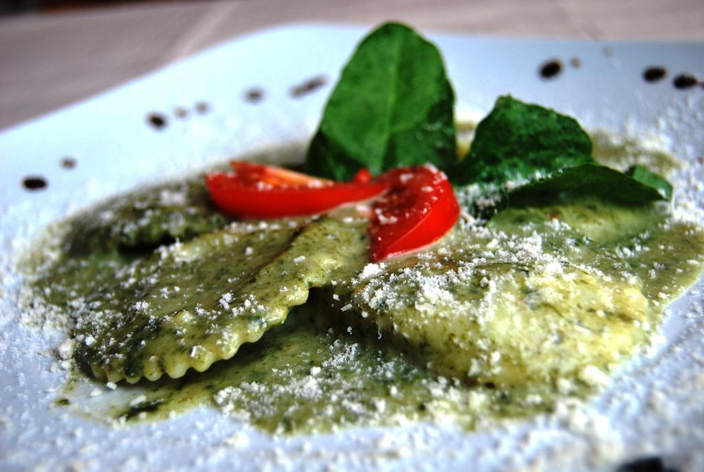 מנפי Agriturismo Tenuta Stoccatello מראה חיצוני תמונה