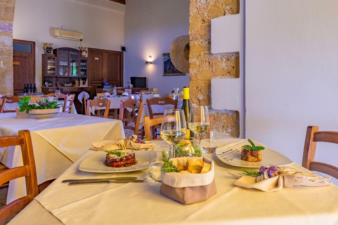 מנפי Agriturismo Tenuta Stoccatello מראה חיצוני תמונה
