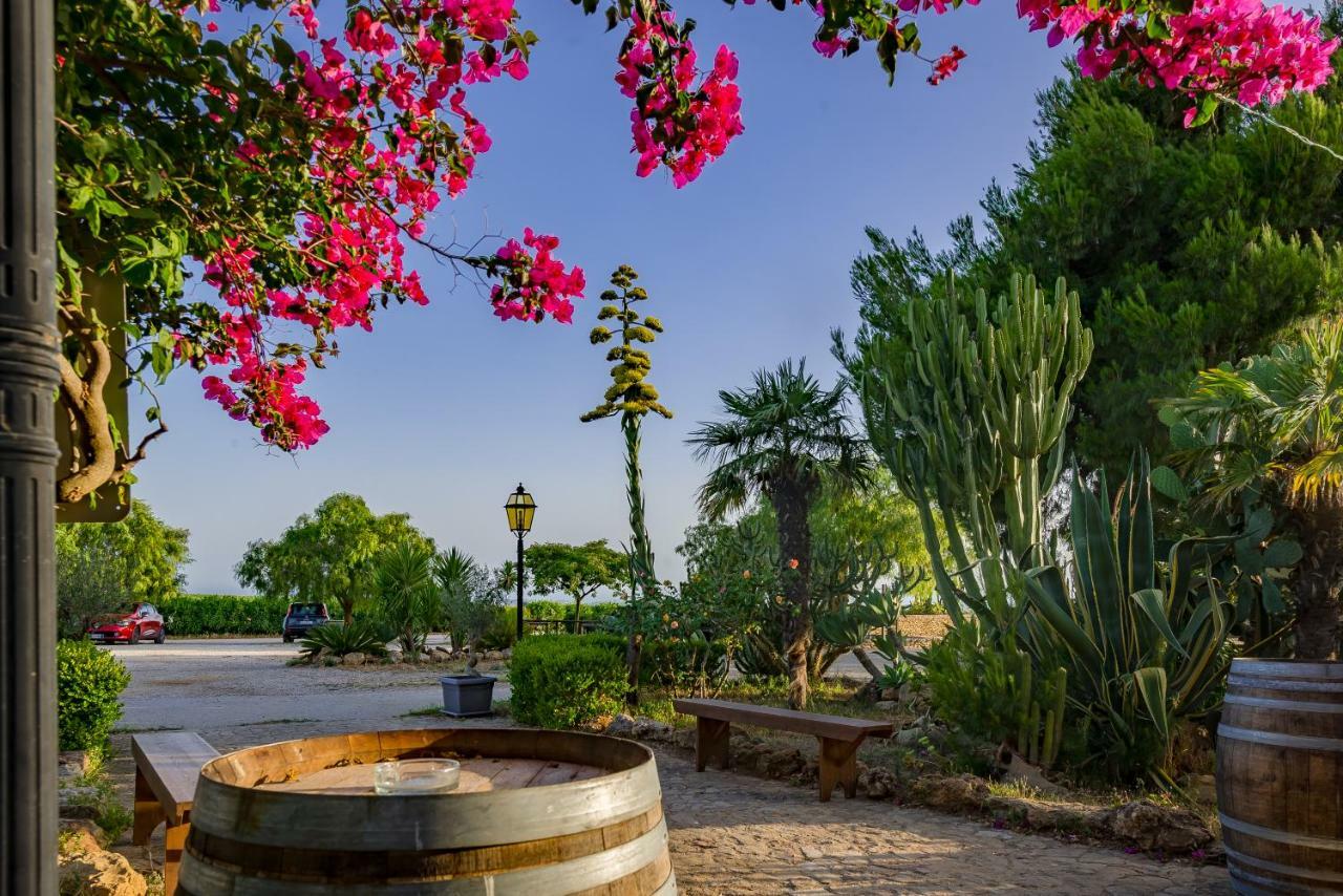 מנפי Agriturismo Tenuta Stoccatello מראה חיצוני תמונה
