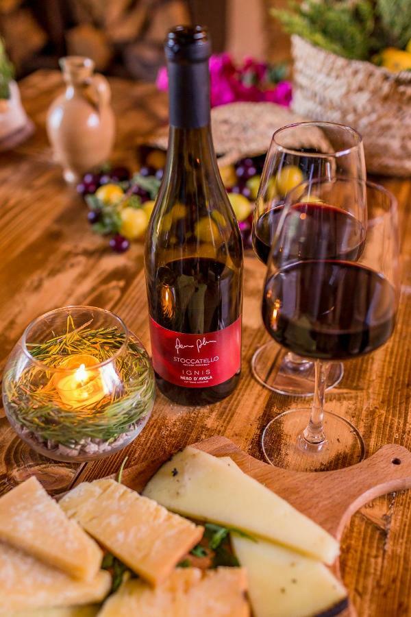 מנפי Agriturismo Tenuta Stoccatello מראה חיצוני תמונה