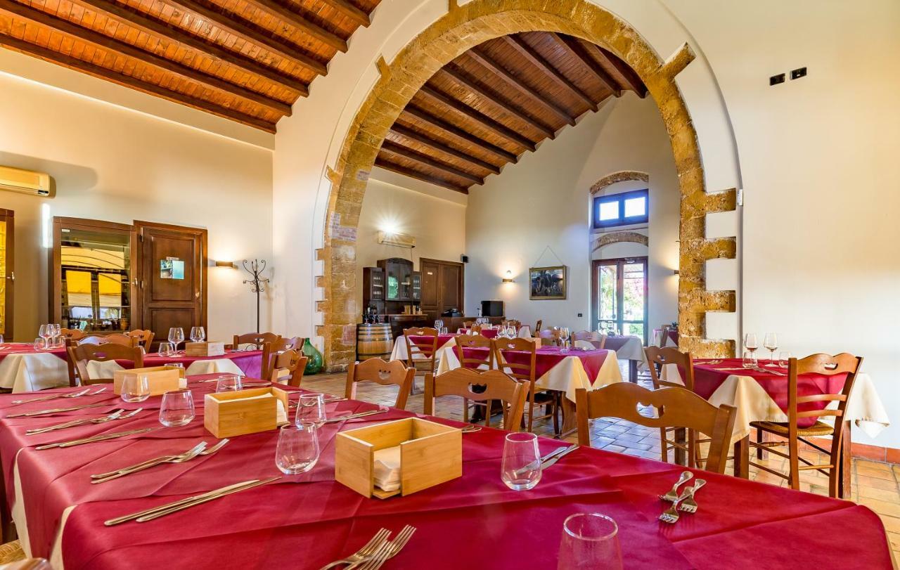 מנפי Agriturismo Tenuta Stoccatello מראה חיצוני תמונה